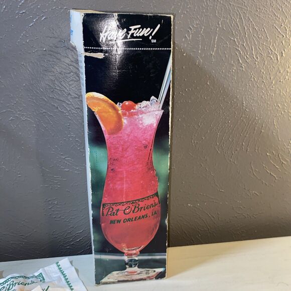 Vintage Pat O'Brien New Orleans Hurricane Glass with Box and 5 Cocktail Napkins - Picture 3 of 5